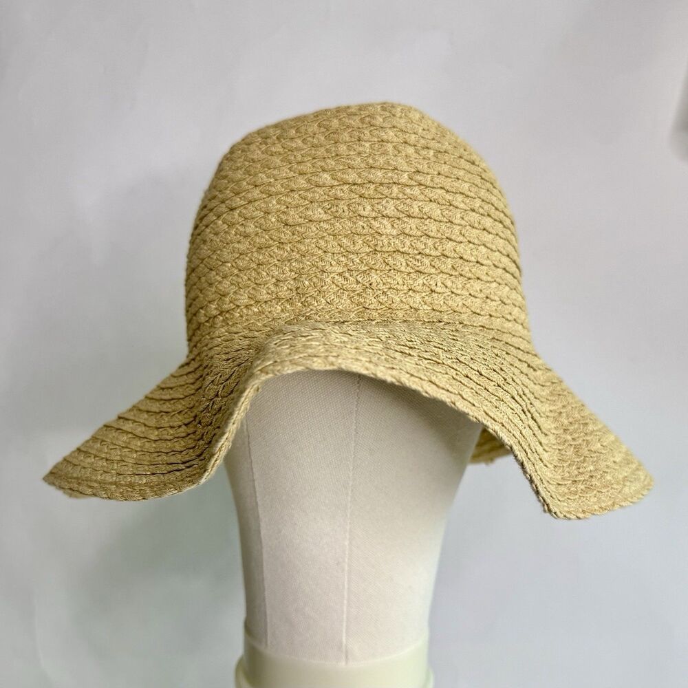 ANN TAYLOR Wide Brim Scallop Weave Straw Hat One Size Packable Summer Beach Sun
